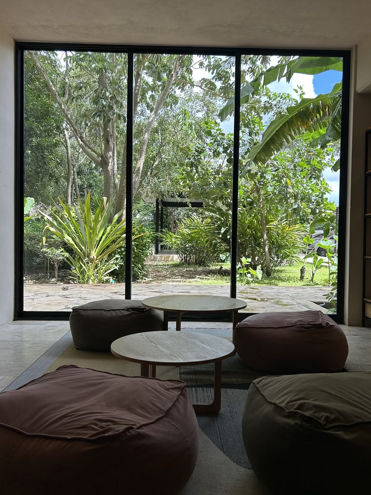 1 de 14: Sala en Área Común