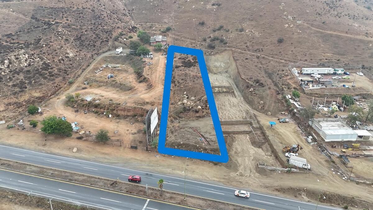 TERRENO COMERCIAL EN VENTA CARRETERA LIBRE TECATE-TIJUANA - foto 4