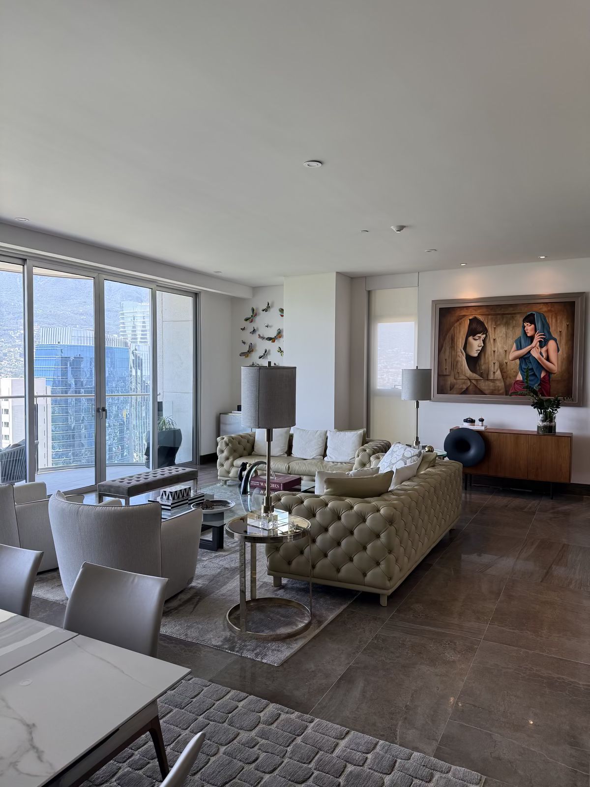 1 de 27: Sala