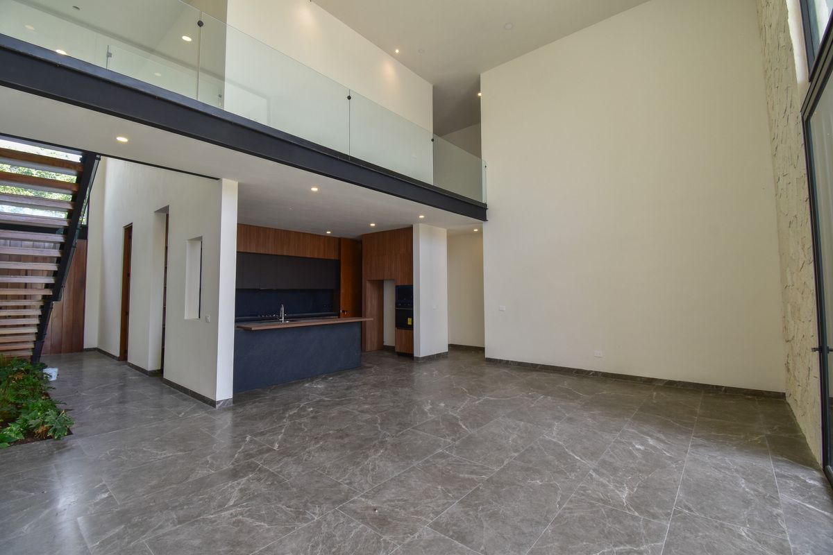 6 de 47: SALA COMEDOR DOBLE ALTURA