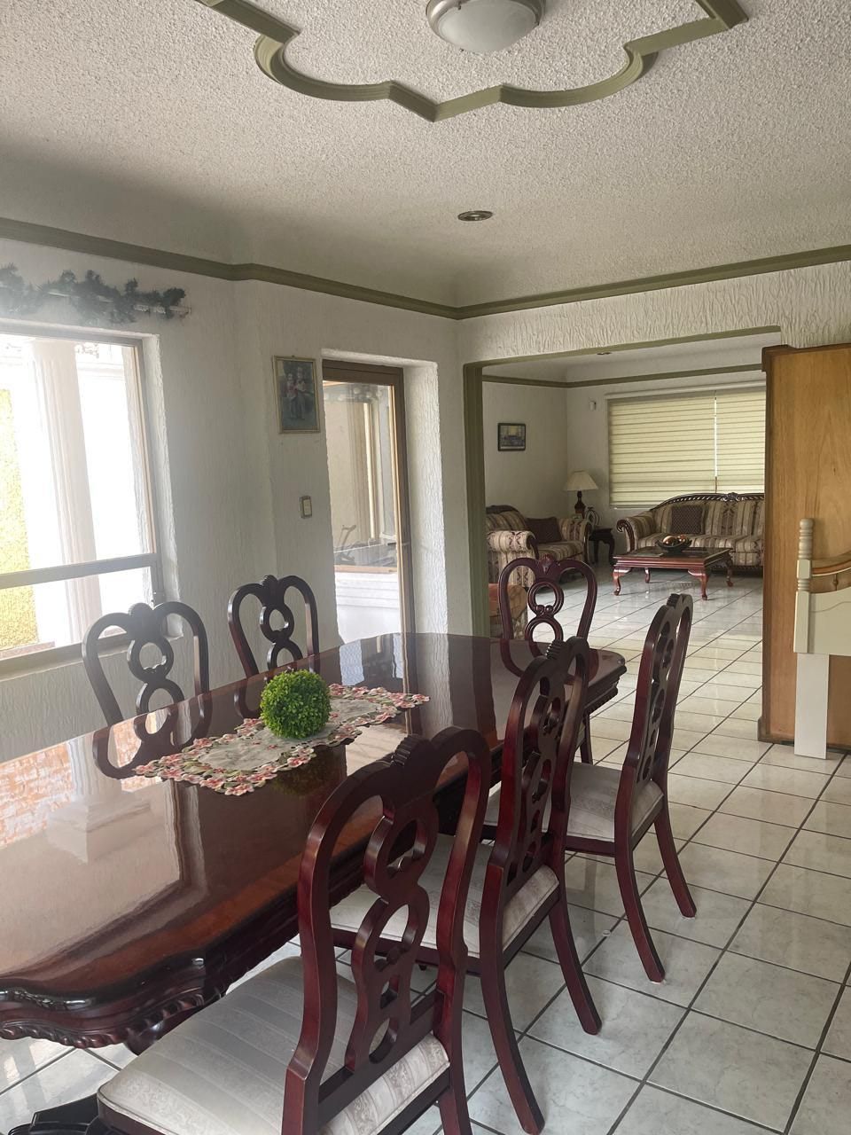 Amplia Casa en Venta en Villas de Irapuato.