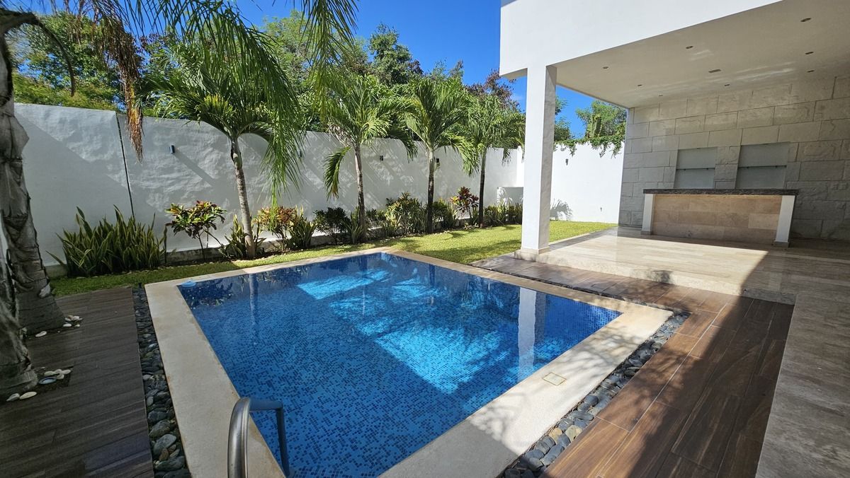 13 de 27: terraza + jardin y alberca