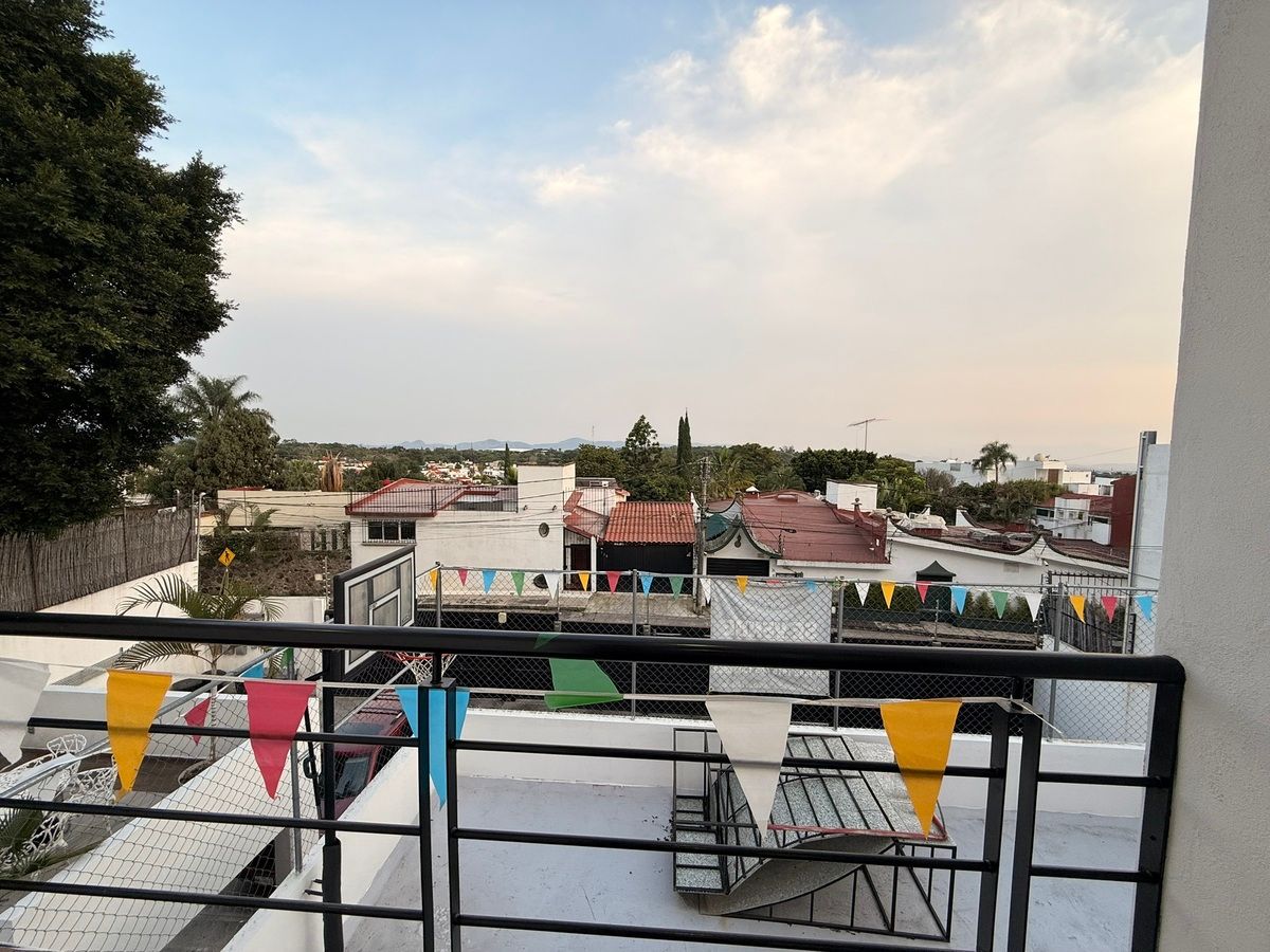 17 de 24: Balcón en Habitación 4