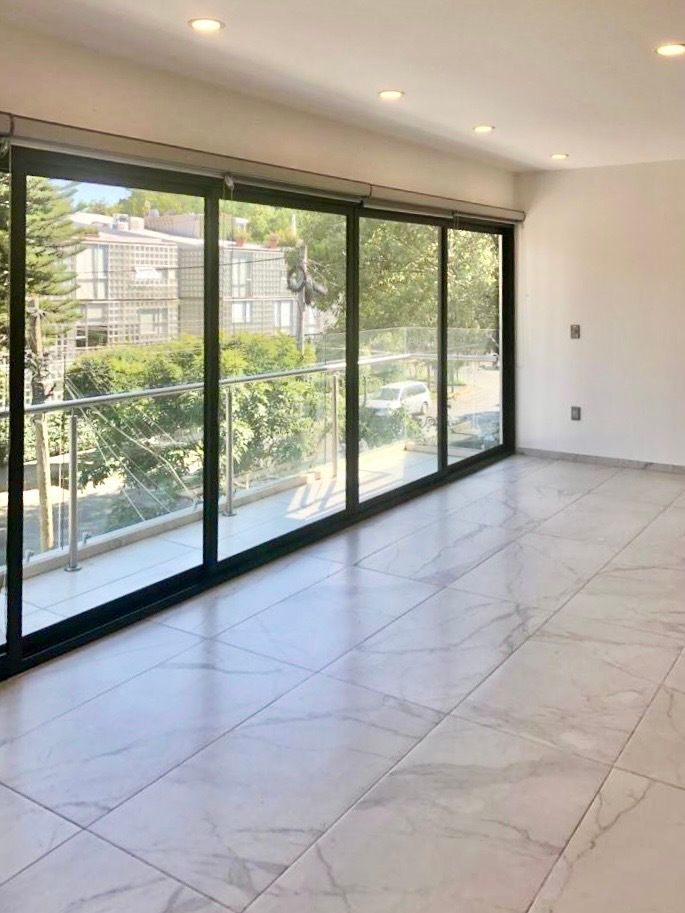 DEPARTAMENTO EXTERIOR CON BALCON EN POLANCO III SECC