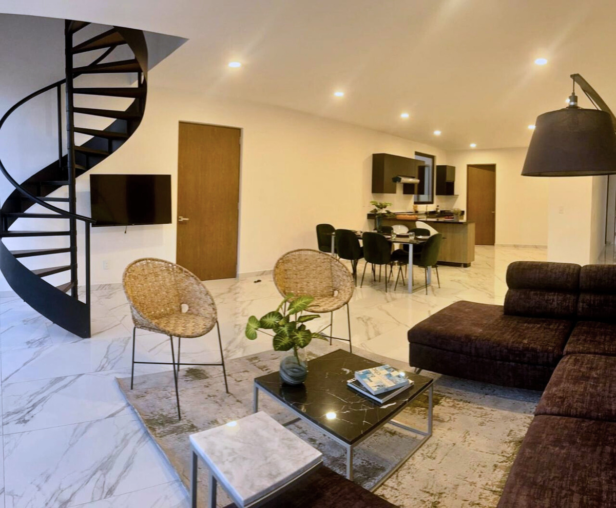 8 de 21: SALA COMEDOR (LUZ CALIDA)
