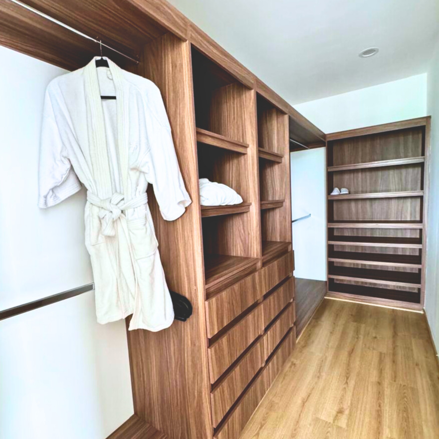 11 de 21: WALKIN CLOSET