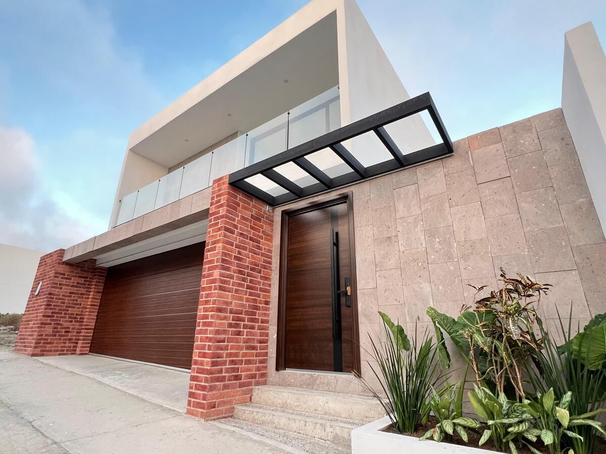 Casa en venta en Real del Mar. Cerca de San Marino, Playas de Rosarito y más