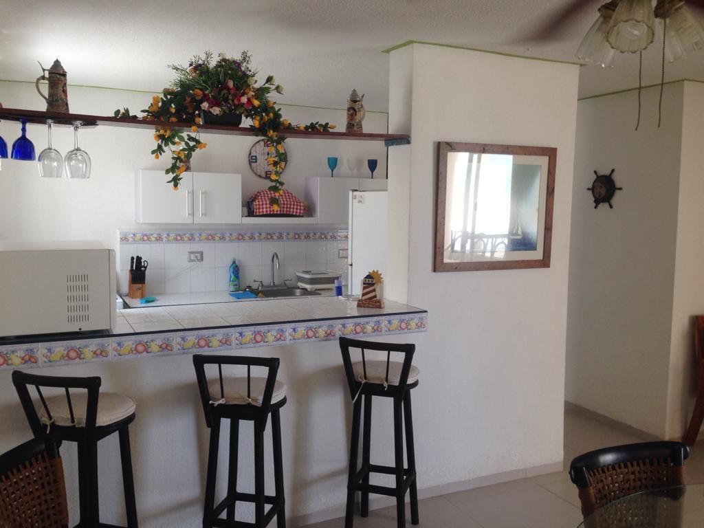 8 de 14: Cocina con barra