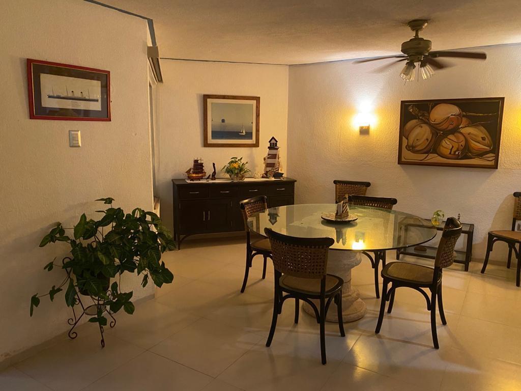 2 de 12: Comedor