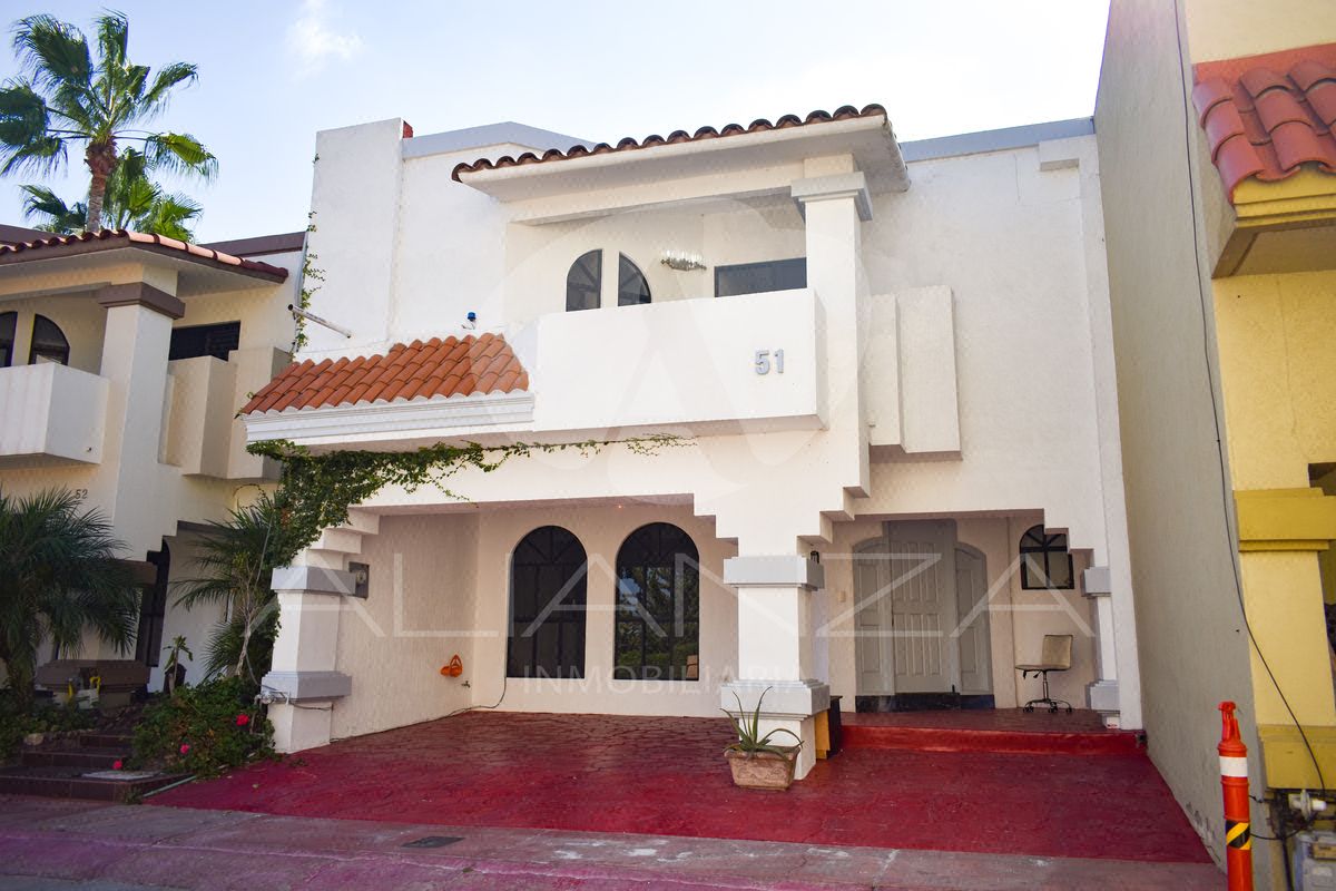En Venta – Priv. Vista Dorada, Lomas de Agua Caliente (Club Britania)
