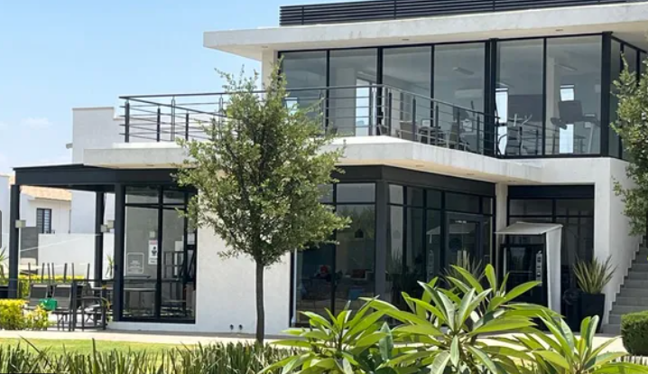 2 of 14: Salón de fiestas amueblado, GYM, alberca, asador, terraza