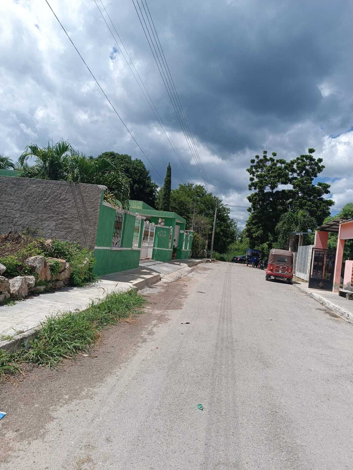 5 of 7: Calle de la ubicación del terreno