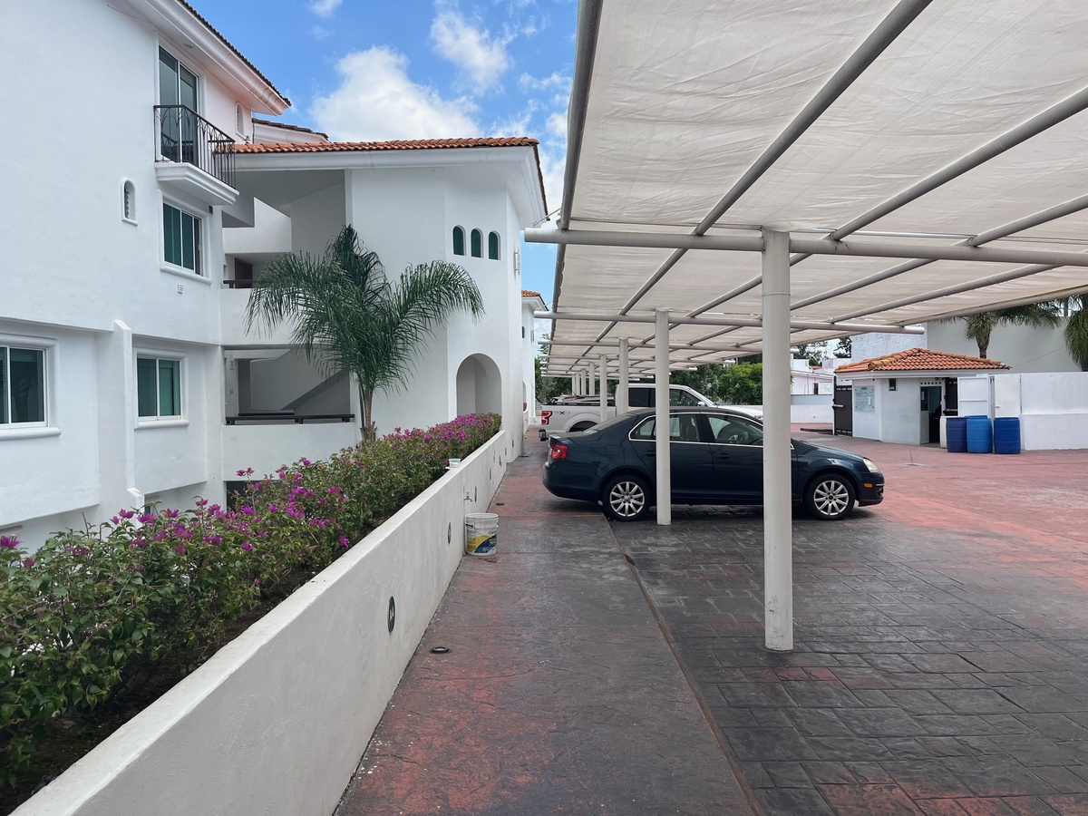 29 de 33: estacionamiento