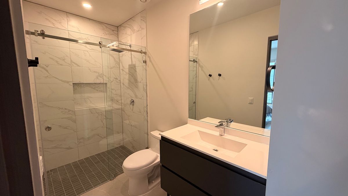 6 de 19: Baño 2 completo