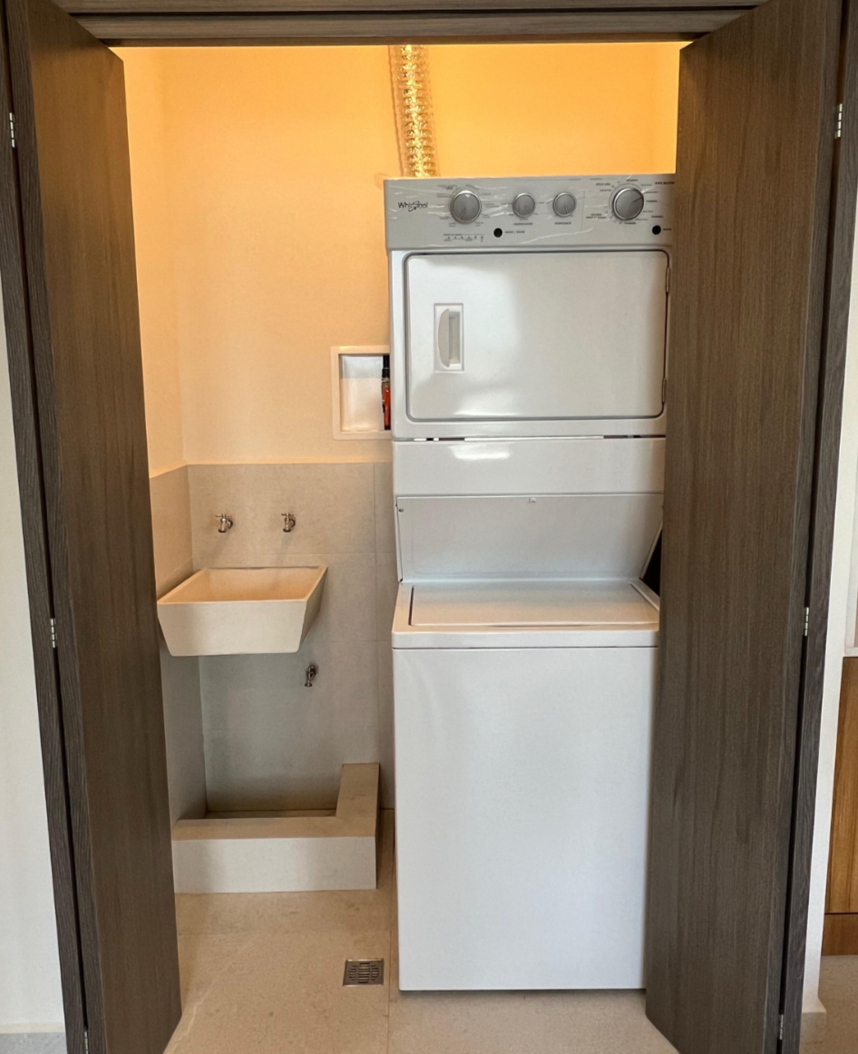 14 de 25: Lavandería y Sink