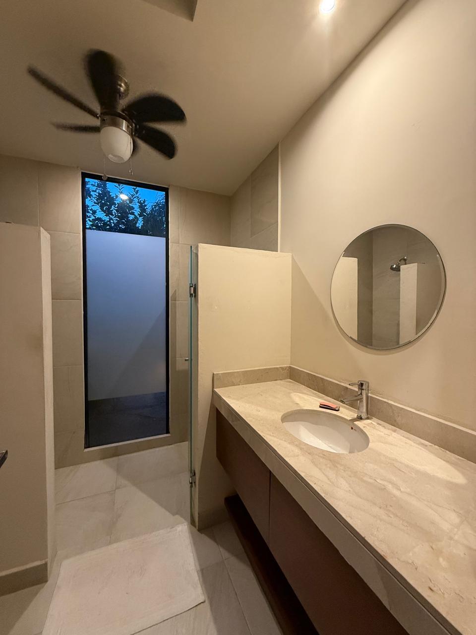 9 de 14: Baño Habitación Principal