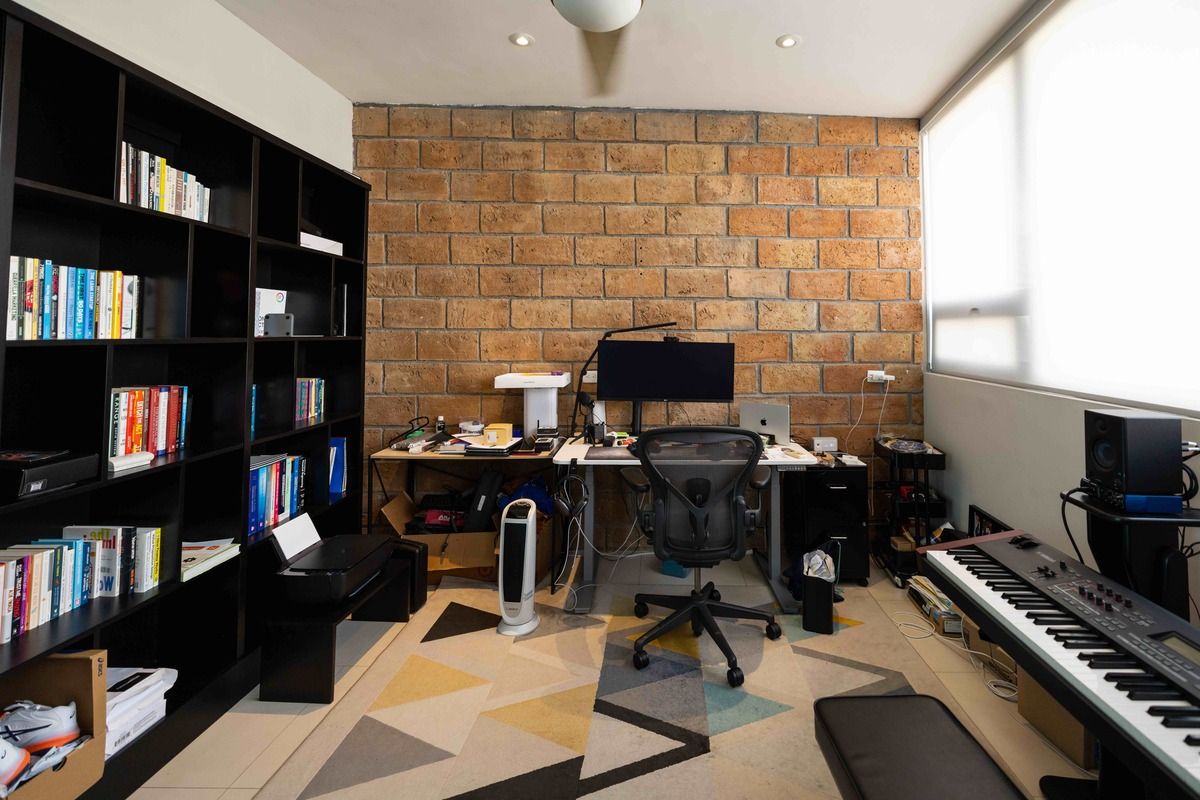 11 de 32: ESTUDIO Y/O OFICINA