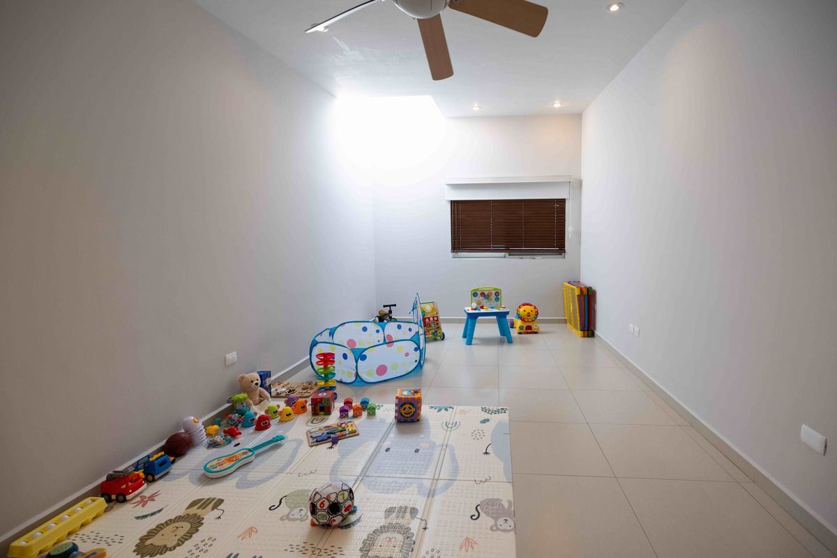 15 de 32: CUARTO DE JUEGOS