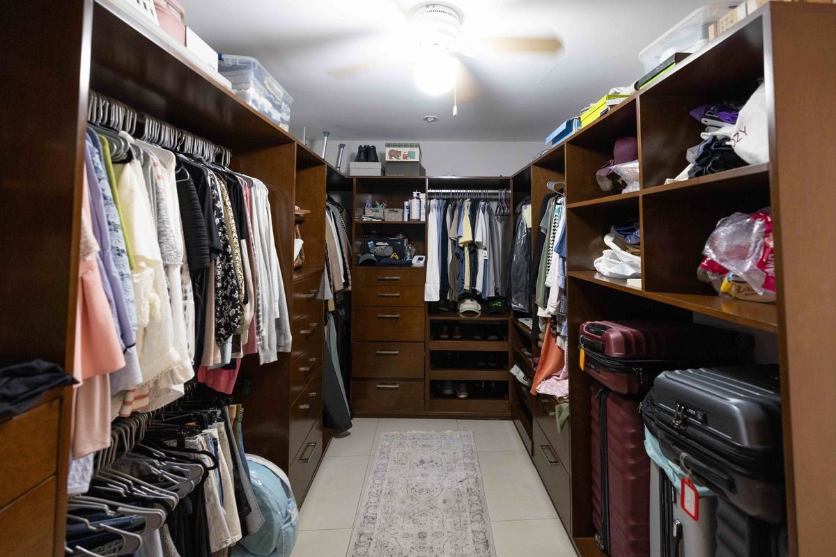 8 de 32: WALKING CLOSET