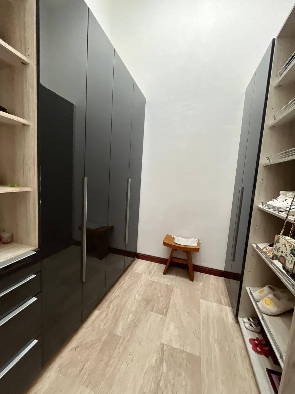 31 de 37: VESTIDOR REC. 3