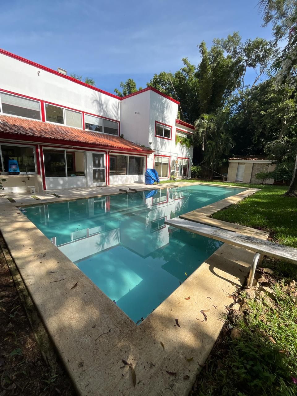 36 de 37: ÁREA DE PISCINA