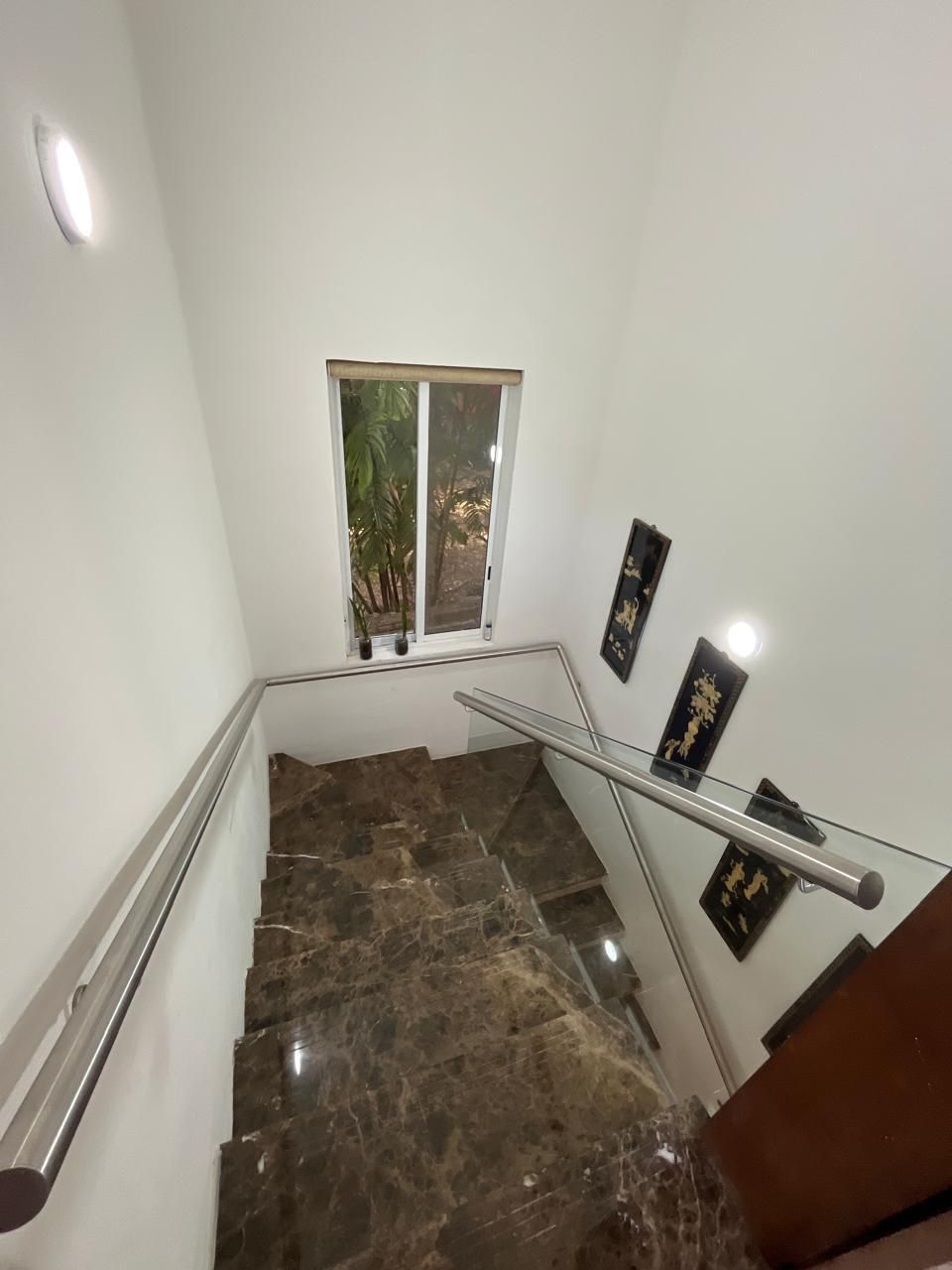33 de 37: ESCALERA