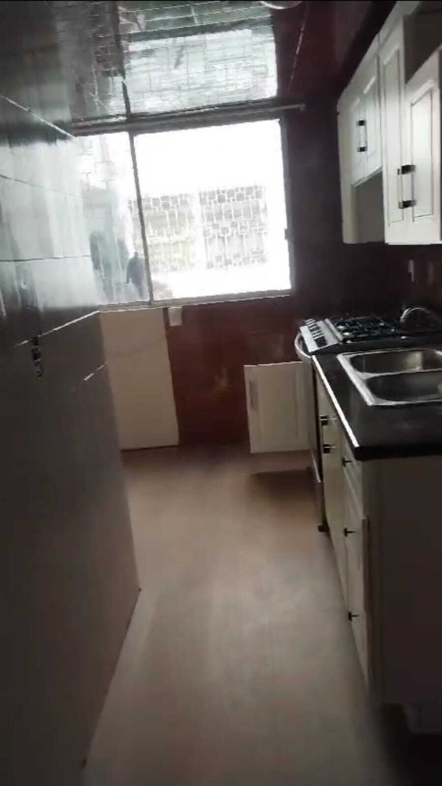 4 of 7: cocina vista lateral