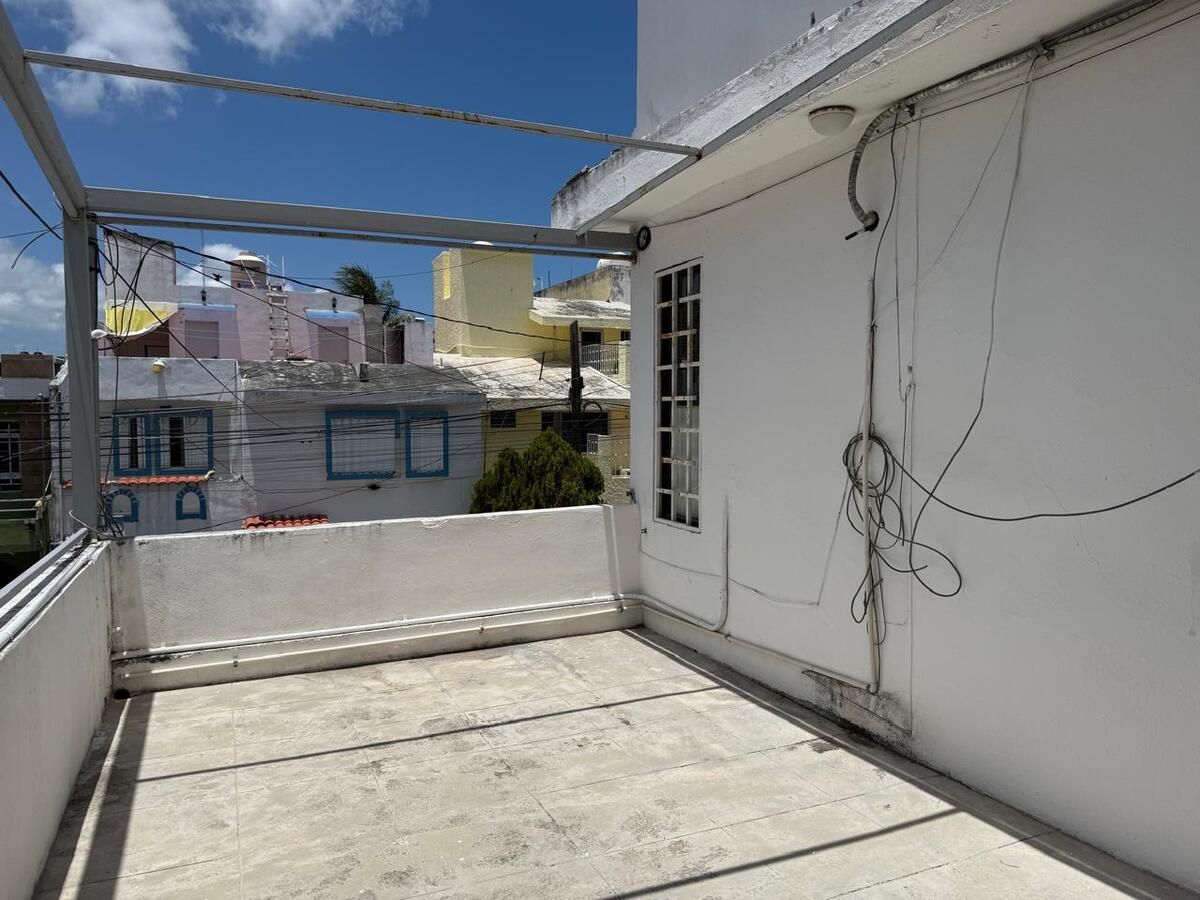 28 of 29: Terraza