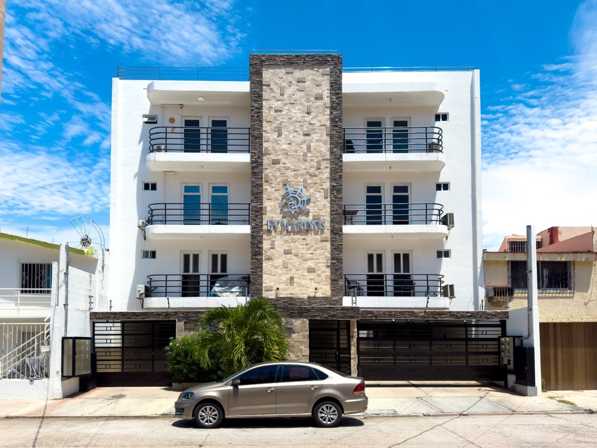 1 de 19: fachada frontal del edificio