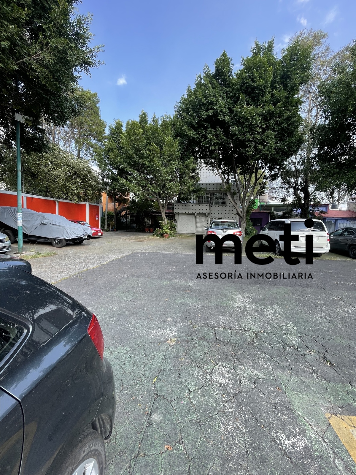 2 de 13: facilidad de estacionamienot