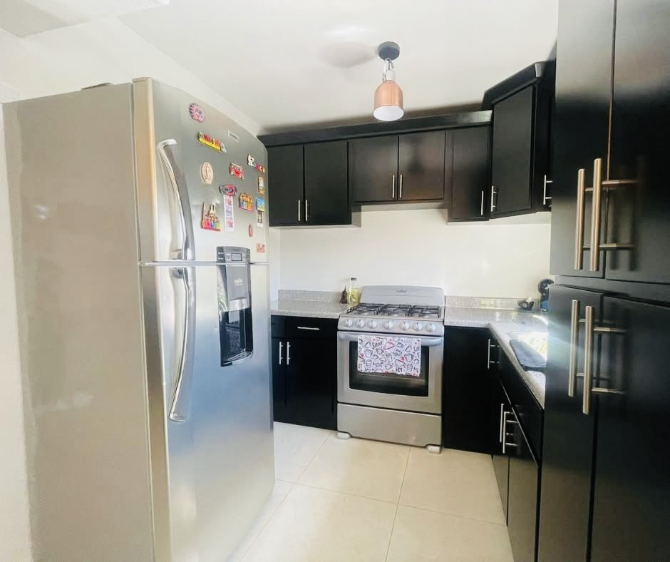 5 de 10: Bosques del Sol Mexicali frente  Cocina integral