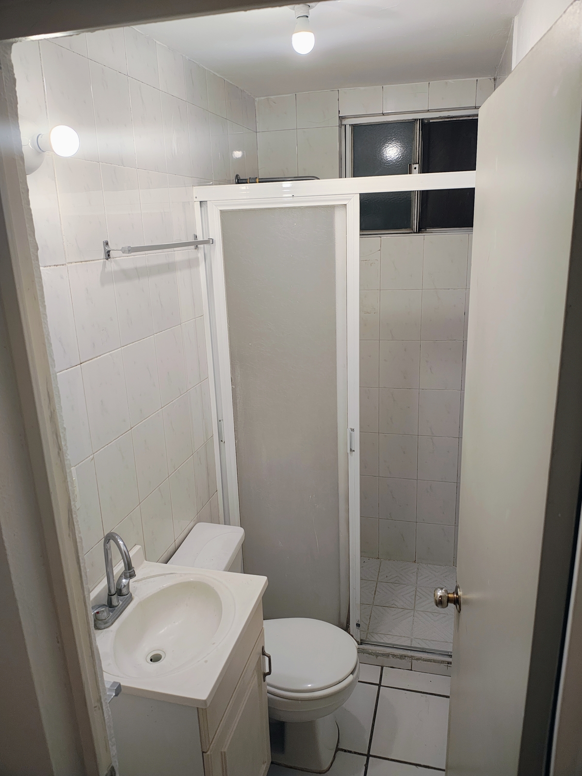 10 de 11: BAÑO