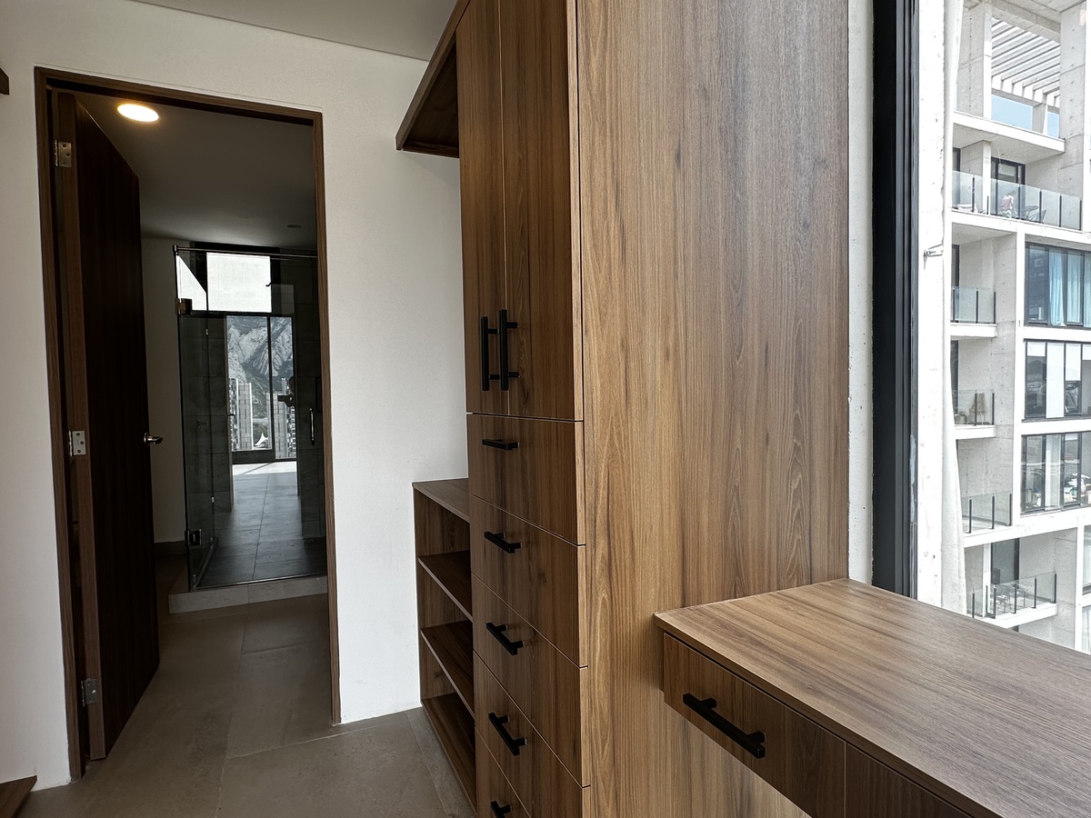 8 de 17: Walk-in closet