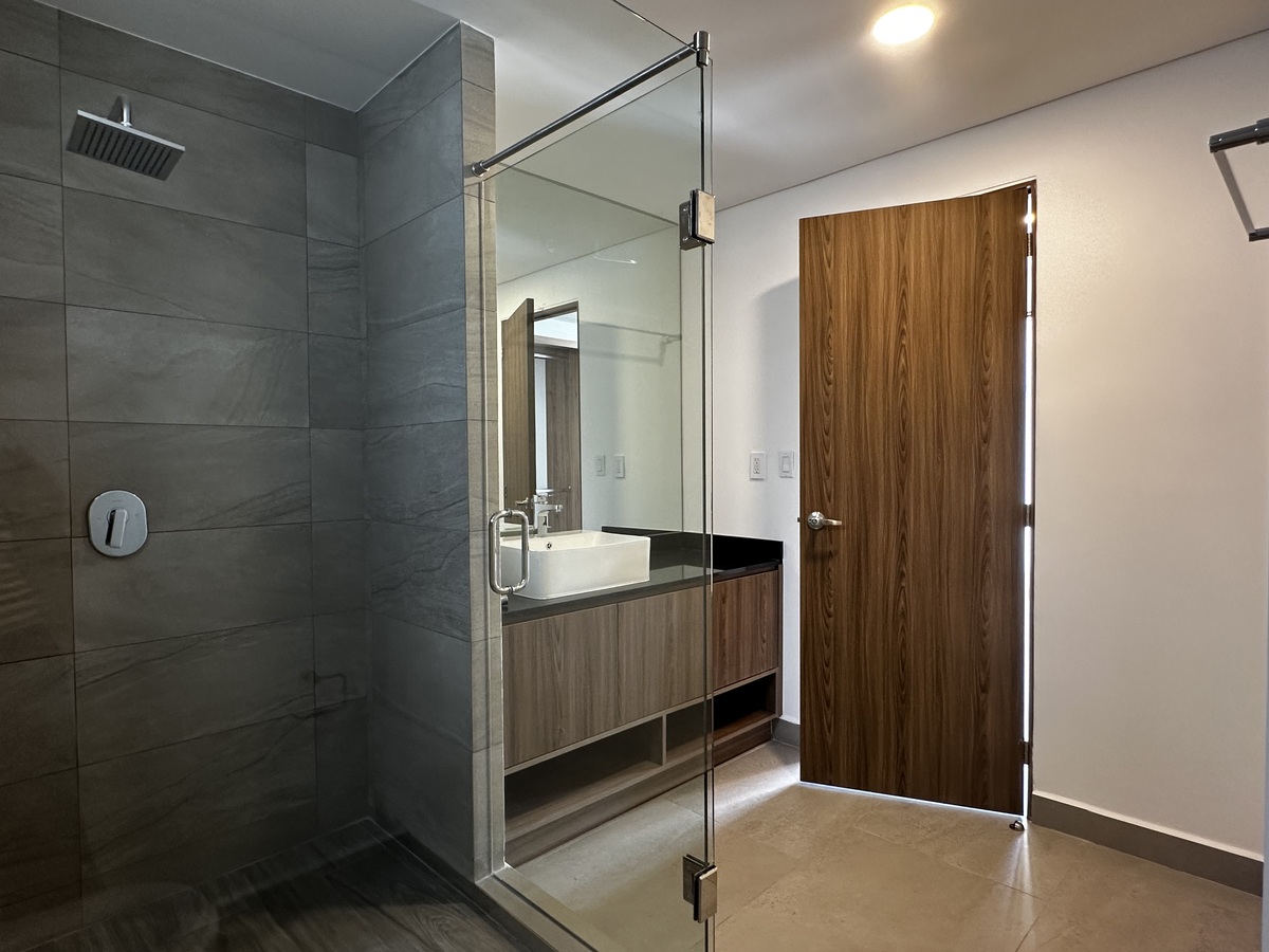 9 de 17: Baño Principal