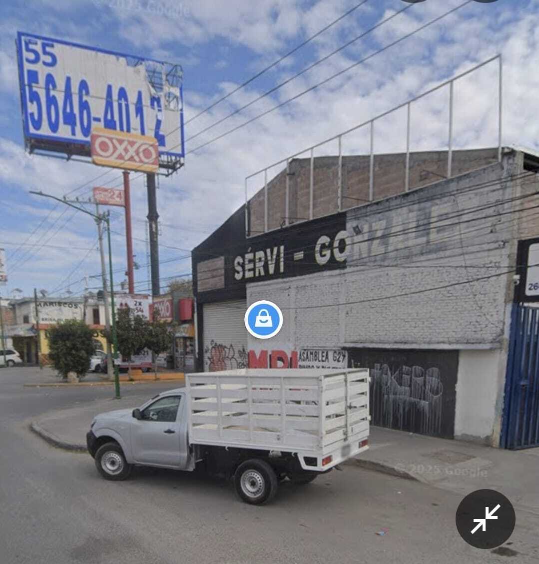 1 de 4: Frente sobre carretera