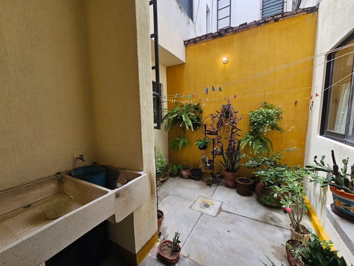 19 de 19: patio y área de lavado