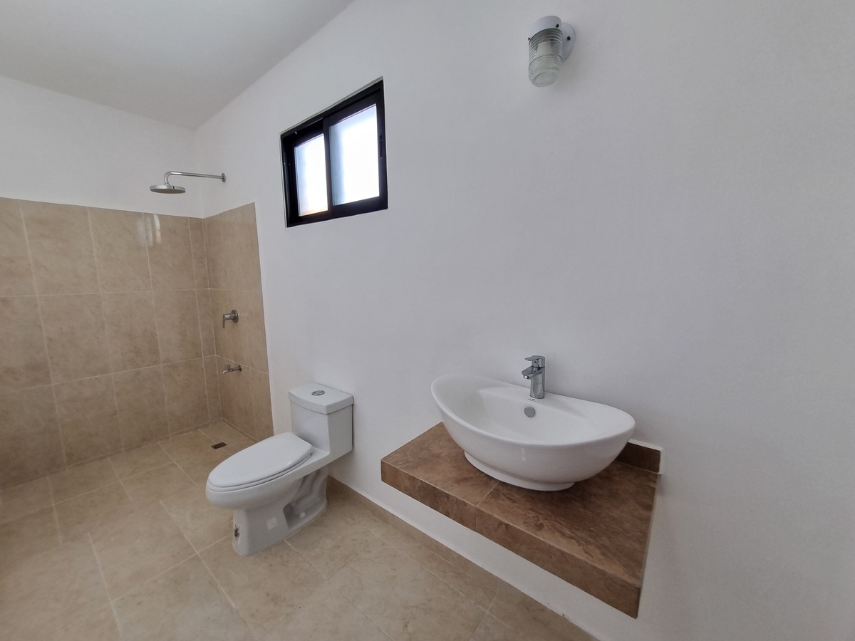 14 de 14: Baño en habitación 3