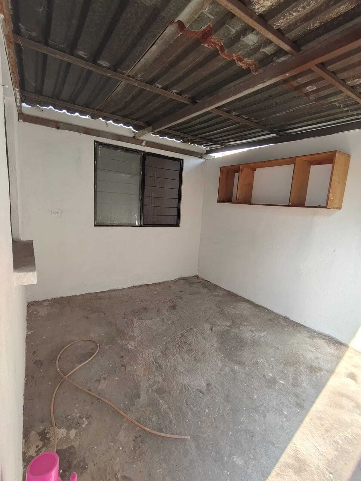 4 of 9: Patio techado