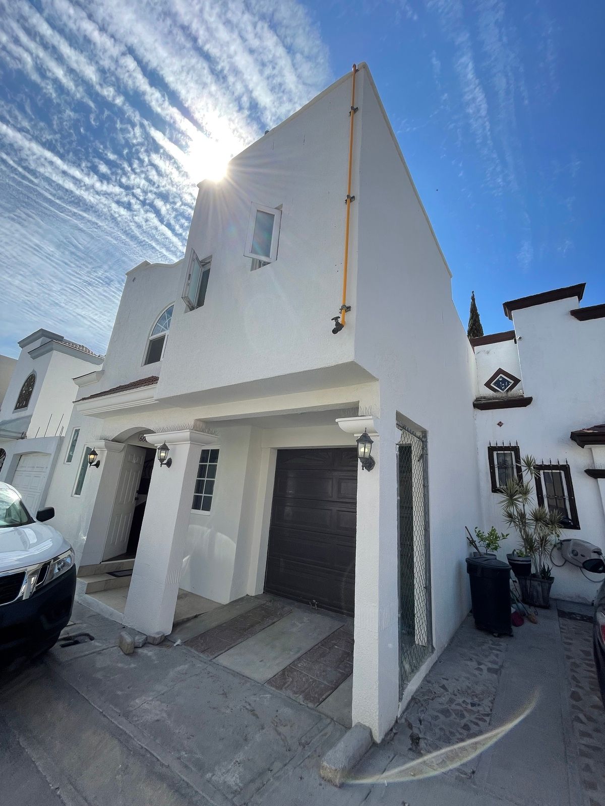 RENTA CASA EN JARDINES DE AGUA CALIENTE, foto 1 de 28