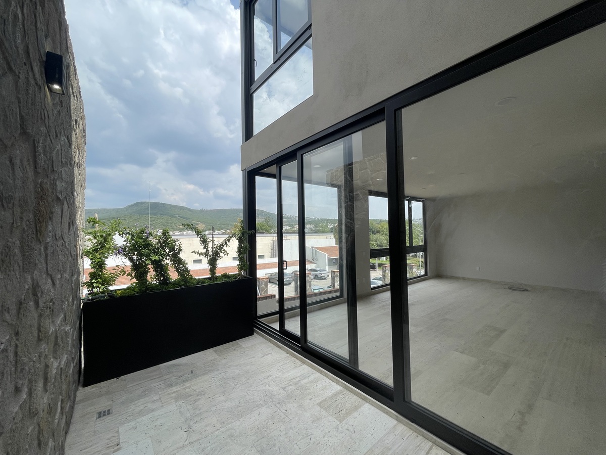 9 de 28: Terraza de sala comedor