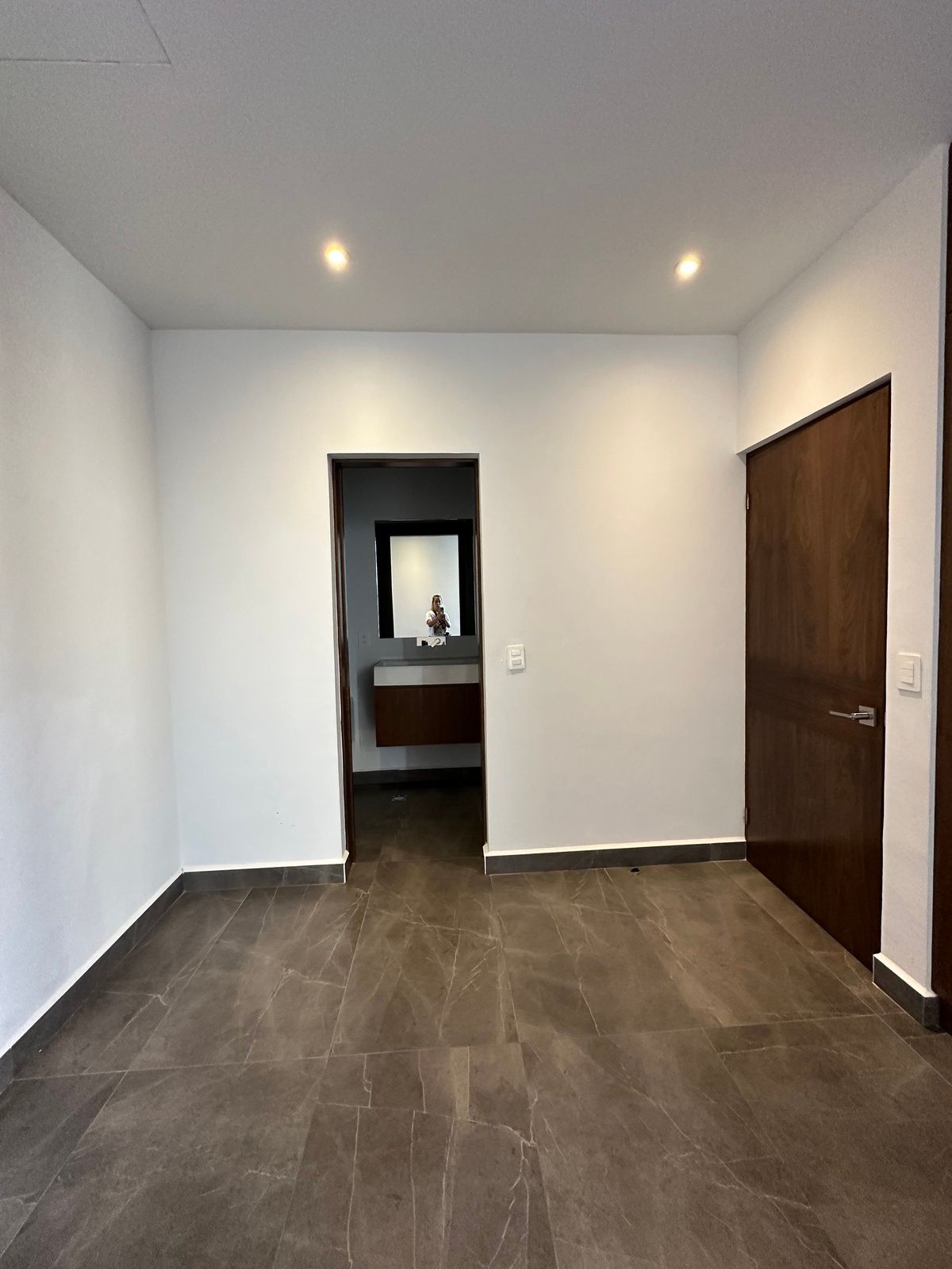 26 de 49: Baño recamara secundaria 1