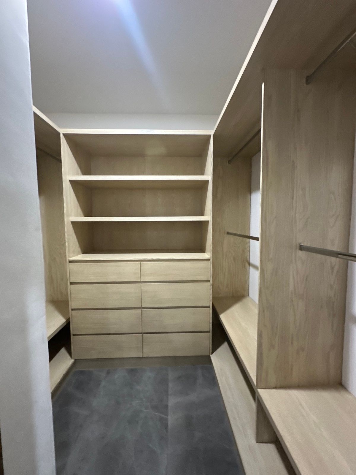 22 de 49: Walk-in closet