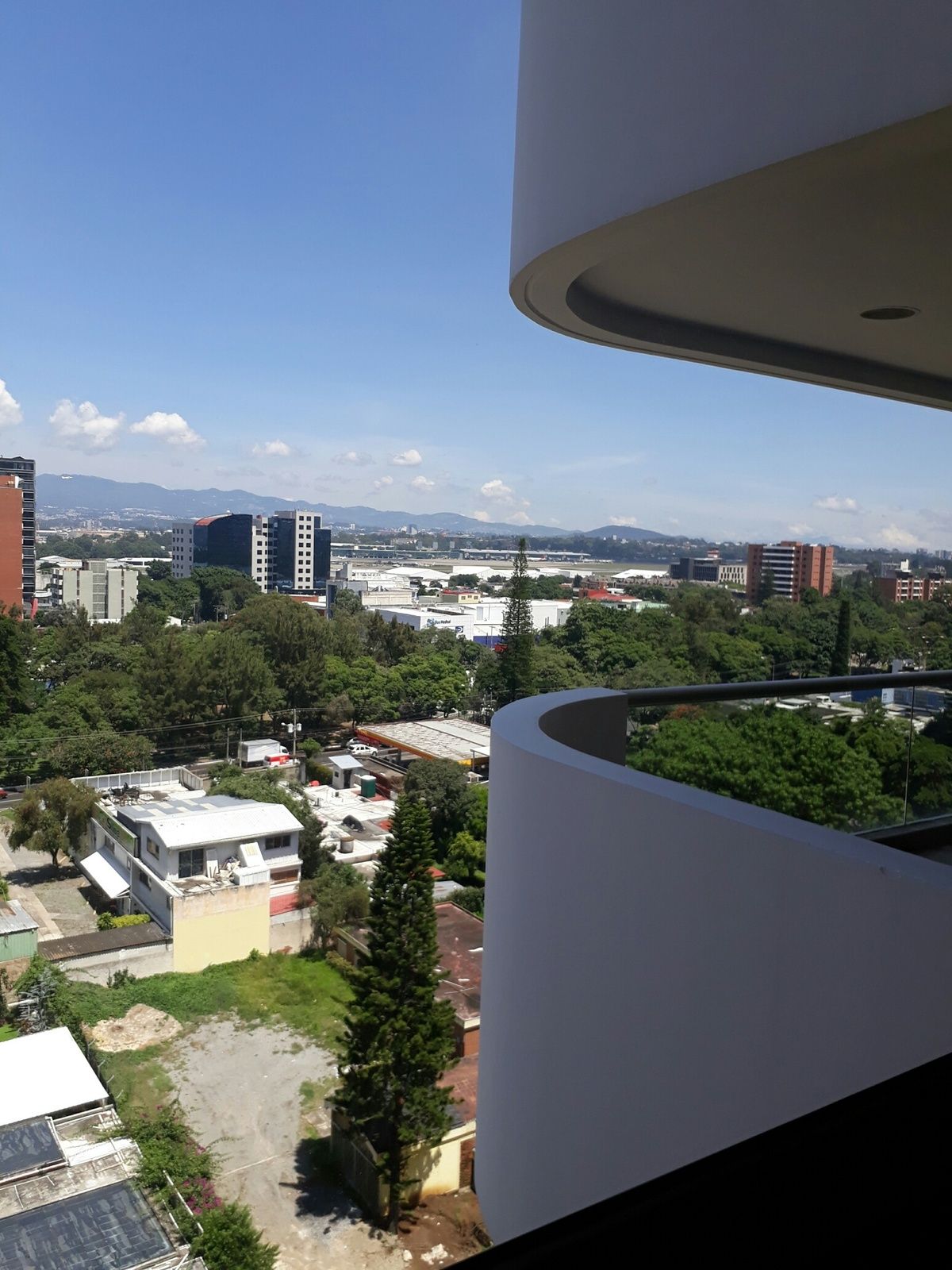 3 de 8