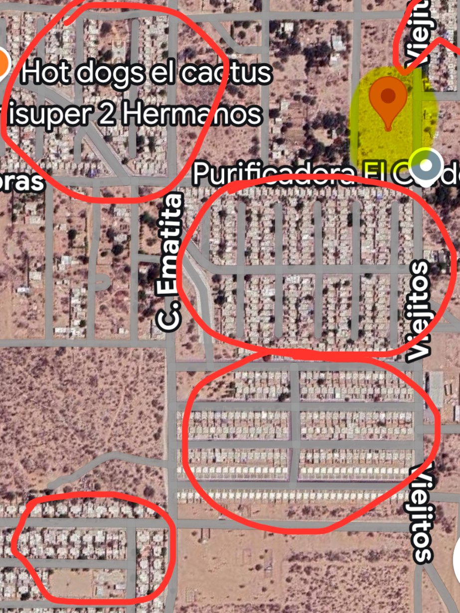 2 de 3: Mucha vivienda alrededor del predio