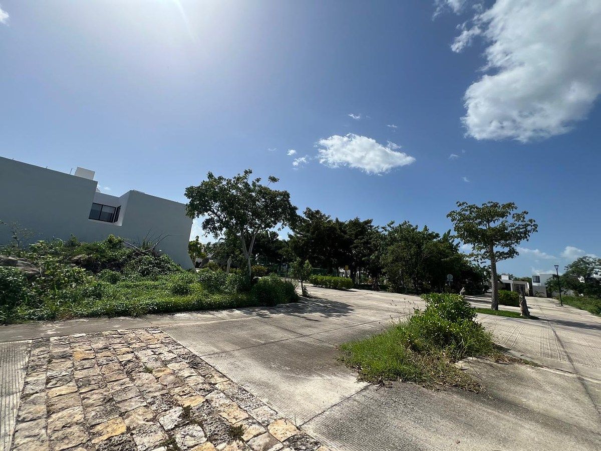 Lote en esquina en venta en Residencial Tamora. - foto 2