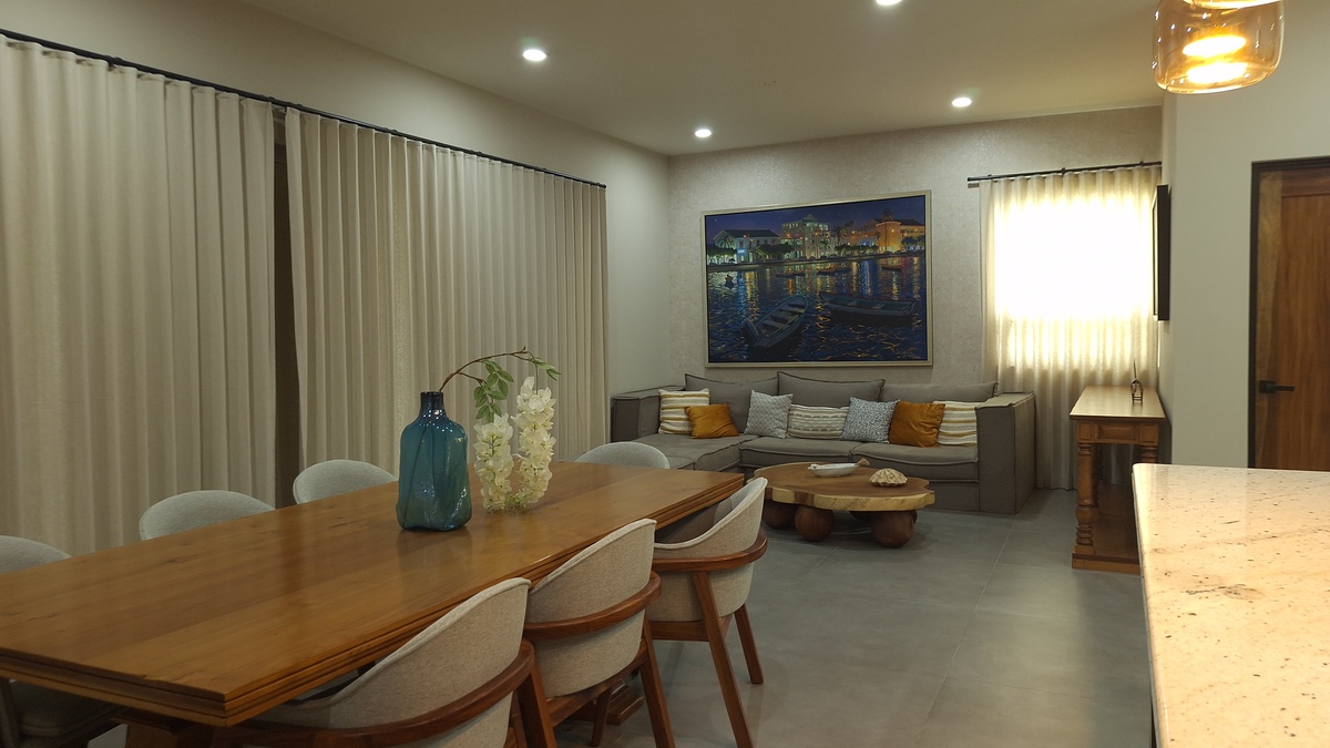 8 of 16: Sala comedor