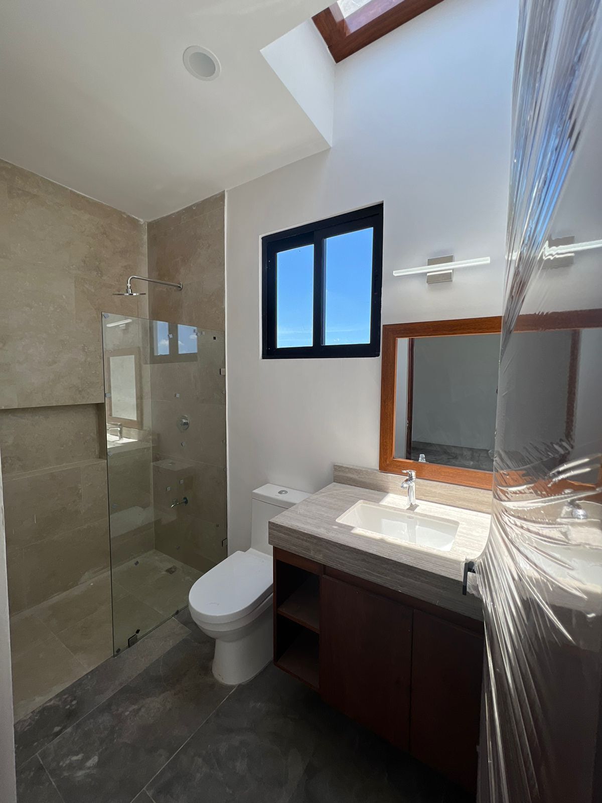 Baño con lavabo y regadera - casa venta Temozón, foto 5 de 50