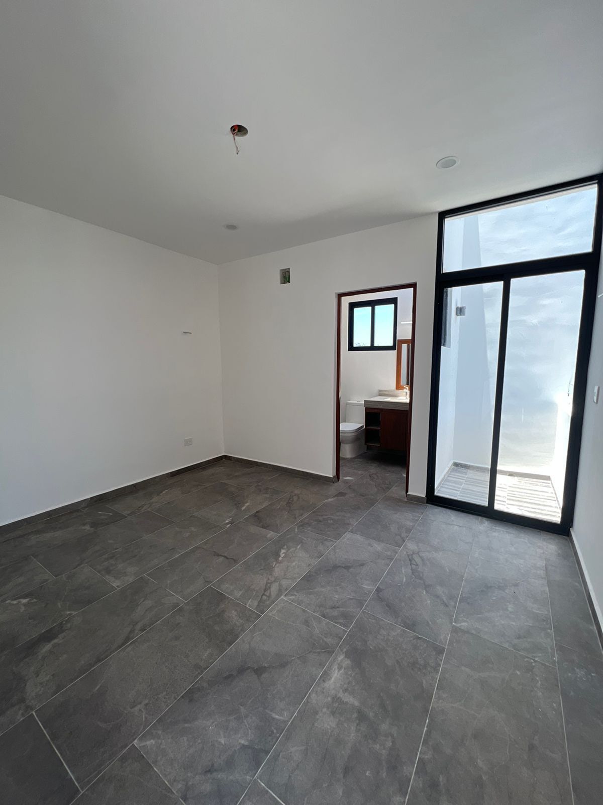 Recámara con ventanal corredizo - casa venta Temozón, foto 8 de 50