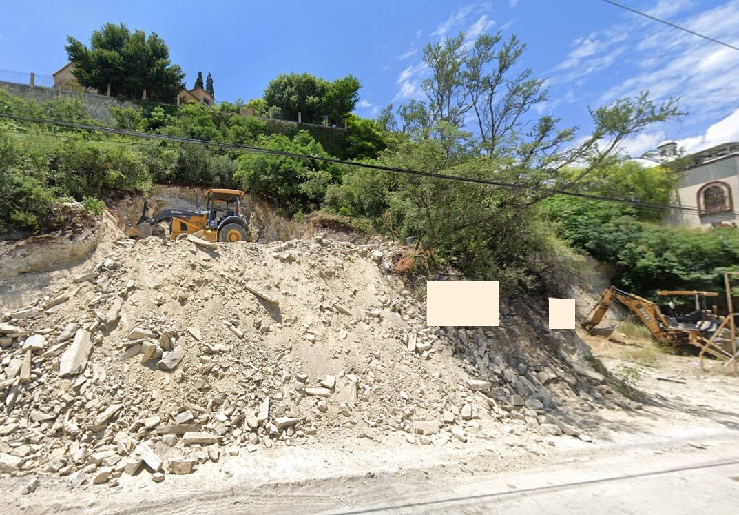 1 of 10: Vista del terreno