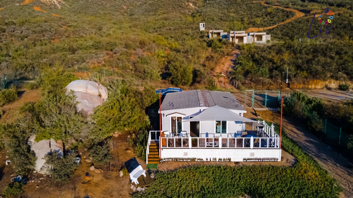1 of 27: Casa lista para habitar con deck